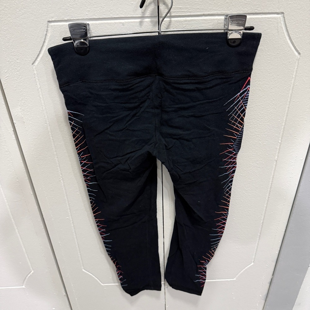 SO Black Capri Cotton Leggings - Picture 2 of 7